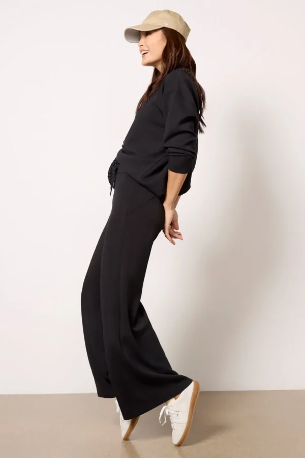 AirEssentials Wide Leg Pant