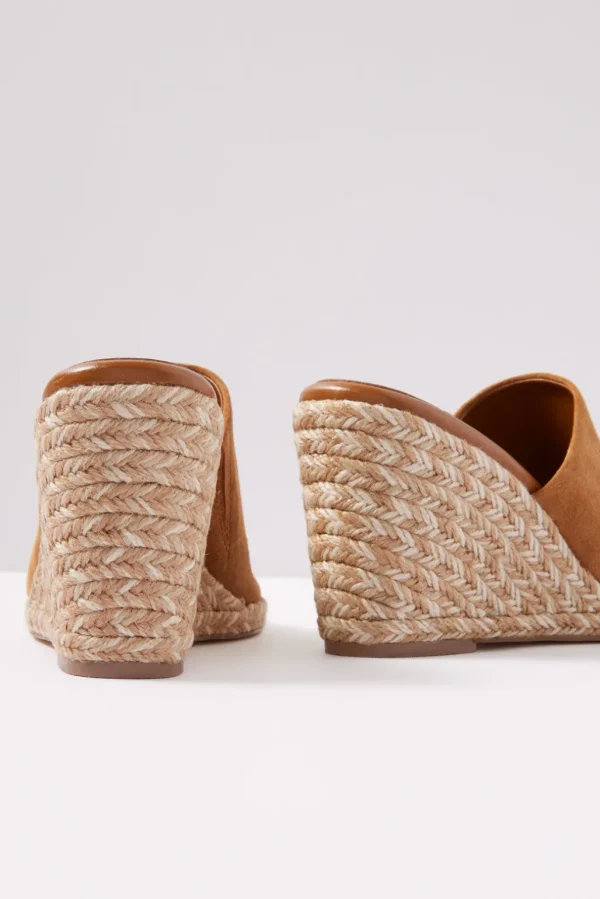 Fayla Wedge